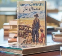 Book cover of "Grapes of Wrath" first edition